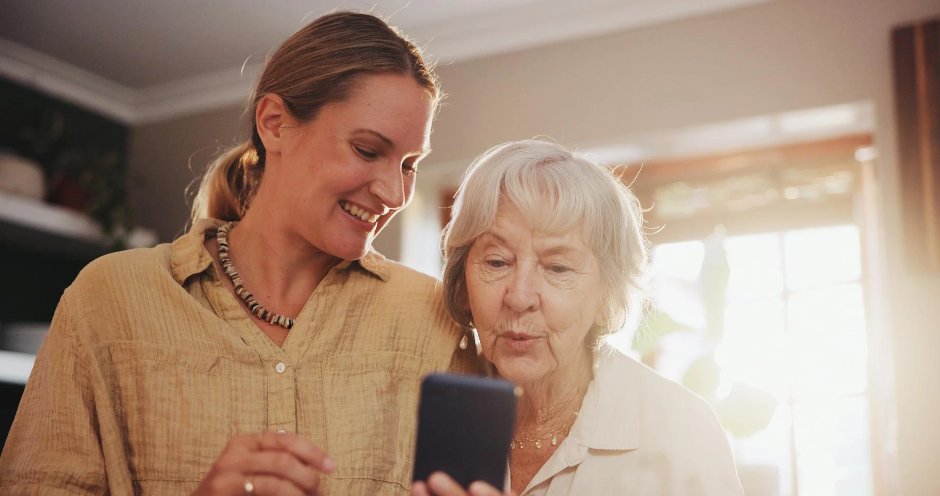 Cómo ayudar a tu mamá o a tu papá a cobrar la remesa desde el celular sin hacer fila